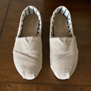 Toms Linen